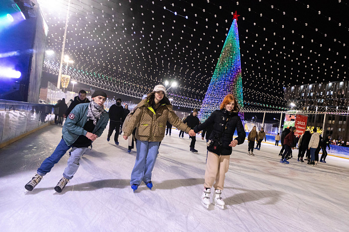 В Туле открылся Губернский каток: фоторепортаж