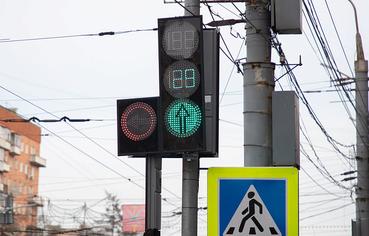 26 июня на пересечении проспекта Ленина и улицы Жаворонкова временно отключат светофор
