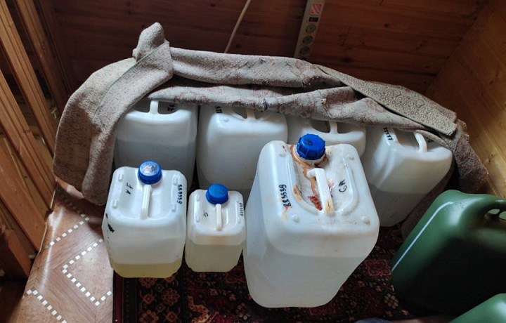 Два москвича организовали в тульской деревне Веселово подпольную нарколабораторию