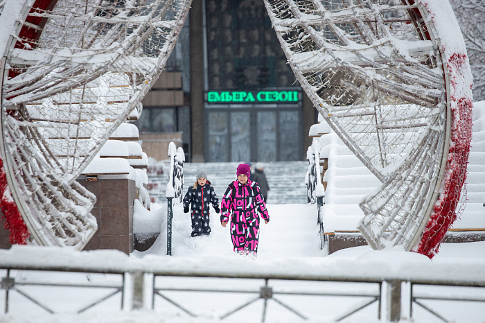 Тулу засыпало снегом: как в городе борются с последствиями стихии