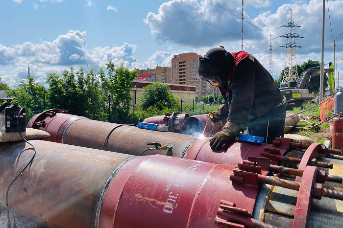 Илья Беспалов проверил ход работ по замене теплосетей на Зеленстрое