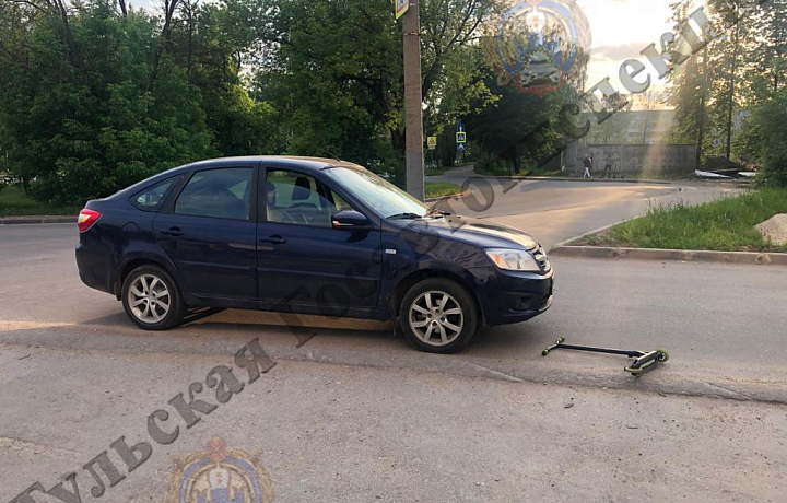 На улице Рязанской в Туле автоледи на Lada Granta сбила 12-летнего ребенка на самокате
