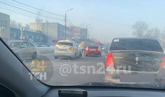 Из-за ДТП на улице Рязанской в Туле собралась внушительная пробка