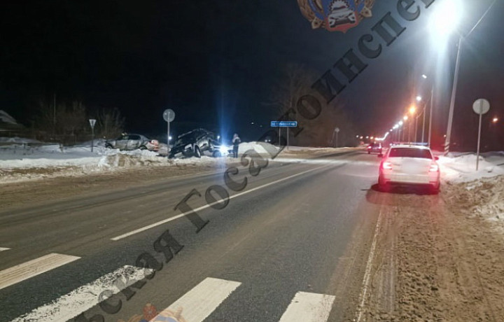 В Ленинском районе Тулы водитель иномарки устроил ДТП при повороте налево