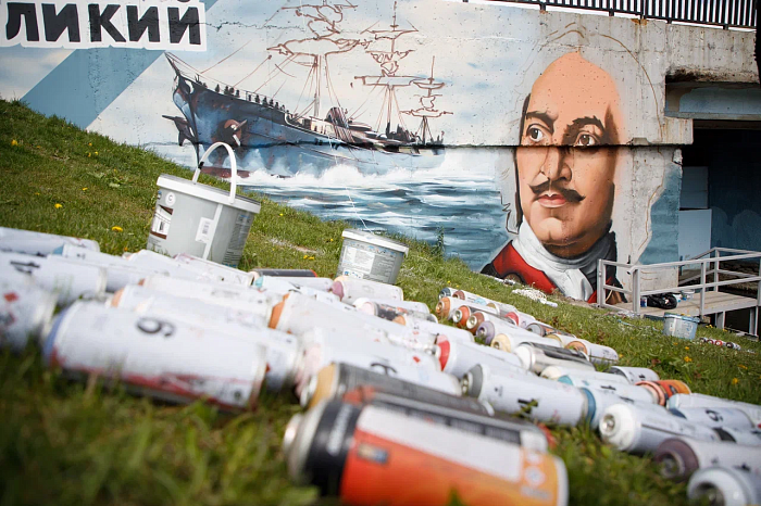 Новые граффити в Туле на мосту у Казанской набережной завершат к выходным