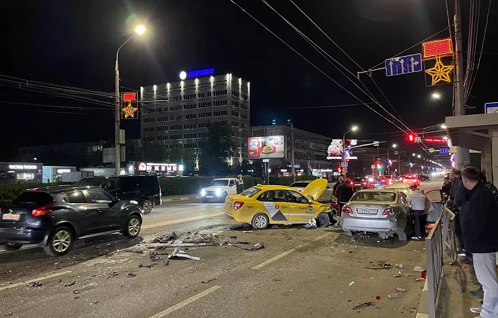 За рулём спорткара, попавшего в смертельное ДТП в Туле, мог находиться член ЦК КПРФ