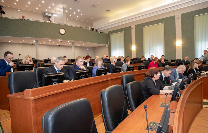 Педагоги Карелии с этого года получат по 100 тысяч рублей за успехи учеников