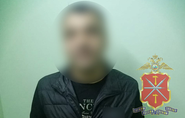 В Новомосковске полиция раскрыла кражу 325 тысяч рублей из квартиры пенсионера