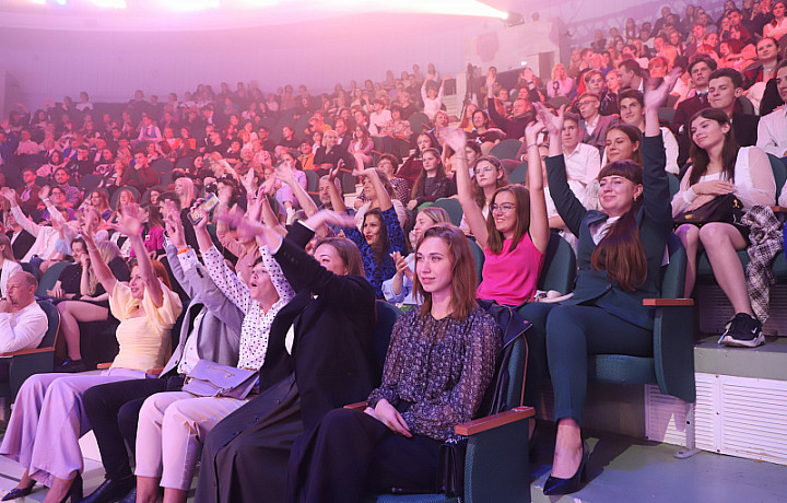 Тульские выпускники приняли участие в балу «Лучший вечер этого лета»