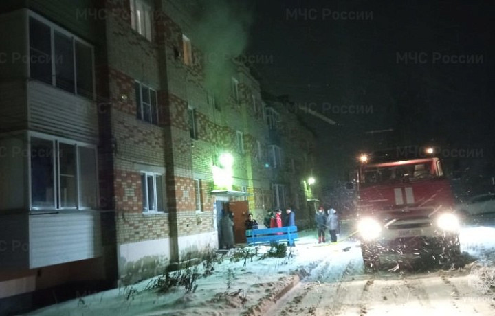 На улице Октябрьской в Богородицке загорелась жилая многоэтажка: спасено 20 человек