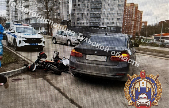 Автоледи на BMW сбила электровелосипедиста на улице Макаренко в Туле