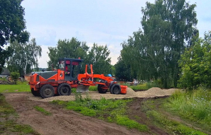 В Ефремове строят дорогу в деревне Стрелячья Поляна