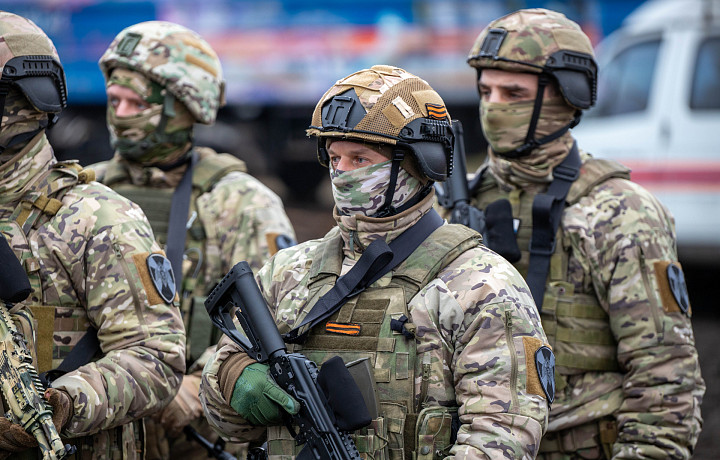 В Минобороны России назвали размер зарплат контрактников в зоне СВО