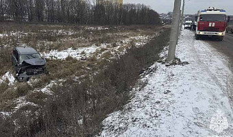 Двое взрослых и трое детей пострадали в ДТП на Калужском шоссе в Туле