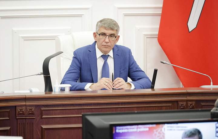 Миляев: Медики при первой возможности должны выезжать к ветеранам Великой отечественной войны на дом