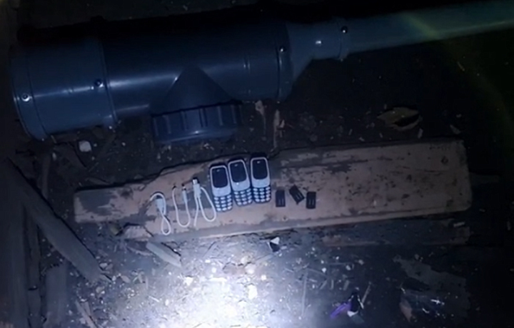 В Донском мужчина пытался передать в колонию мобильные телефоны и сим-карты