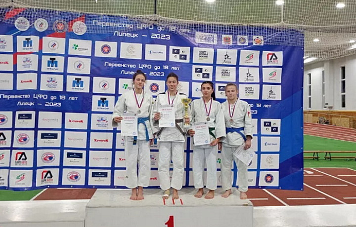 Спортсменки из Тулы взяли серебро и бронзу на первенстве ЦФО по дзюдо