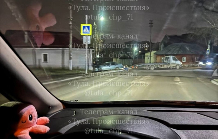 Иномарка влетела в жилой дом в Туле ночью 4 декабря