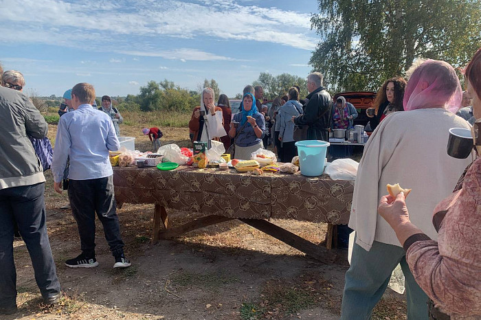 В Суворовском районе в заброшенном храме впервые прошло богослужение