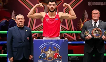 Тульский боксер стартовал с победы на чемпионате мира