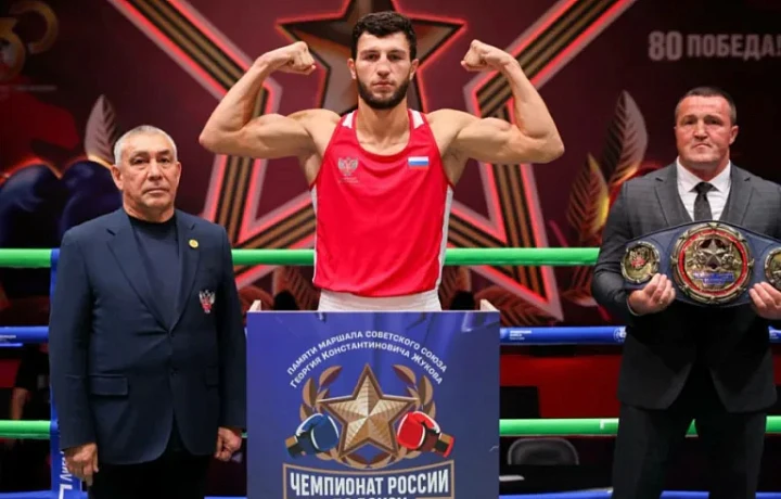 Тульский боксер стартовал с победы на чемпионате мира