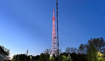 Тульская телебашня включила подсветку в честь всероссийского волонтерского движения