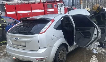 Машина и частный дом сгорели в Тульской области 3 марта