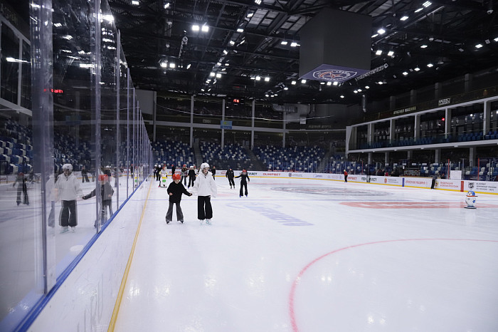 Сходил на бесплатные занятия и влюбился в лед: как тульских школьников учат кататься на коньках – фоторепортаж