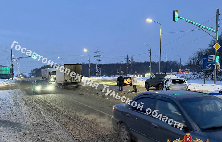 Водитель газели устроил тройное ДТП на трассе М-2 «Крым» под Тулой