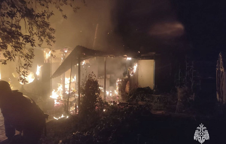 Тульские огнеборцы потушили пять пожаров за прошедшие сутки