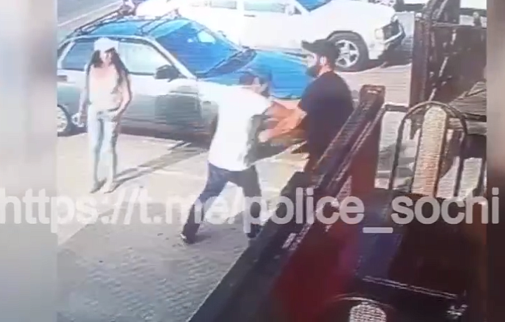 Туляк в Сочи напал с ножом на местного жителя