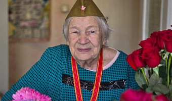 В Туле ветерану Великой Отечественной войны Лидии Забиякиной исполнилось 102 года