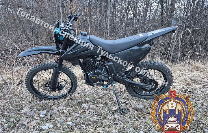 В Туле мотоциклист без шлема попал в больницу после ДТП