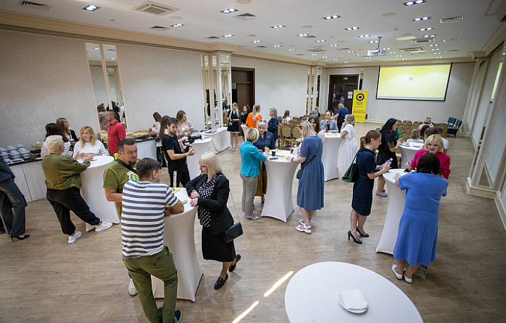 Лучшие решения принимаются за завтраком: почему ранние бизнес-встречи стали популярными во всем мире или семь причин провести деловую встречу утром