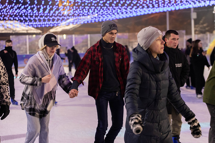 В Туле открылся Губернский каток: фоторепортаж