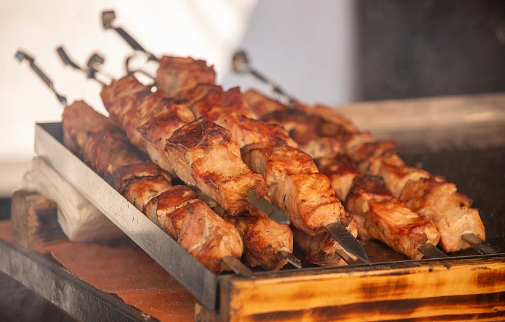 Туляки признались, что их любимые летние блюда — шашлык и окрошка