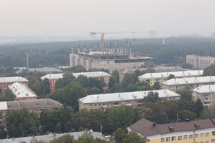 Запах гари под белым покрывалом: смог с лесных пожаров накрыл Тулу, фоторепортаж с 21 этажа
