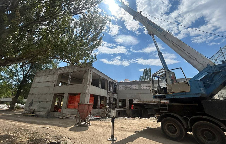 Тульские строители в Мариуполе продолжают восстанавливать реабилитационный центр