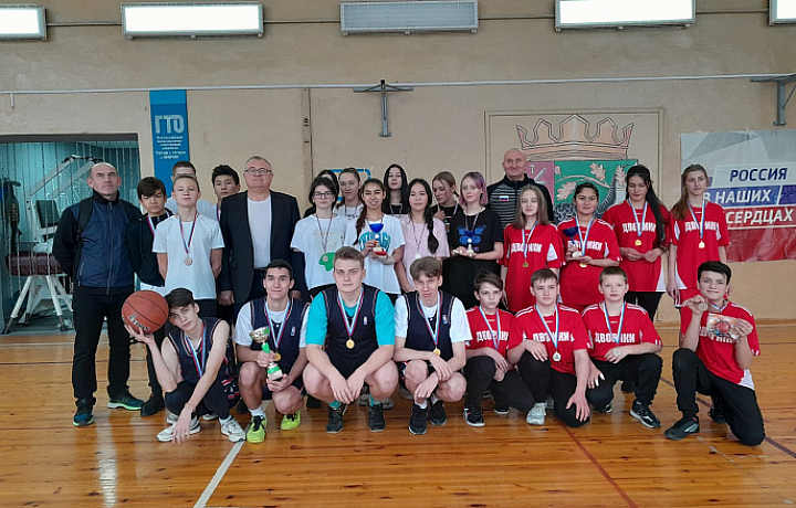 В Волово прошел новогодний турнир по баскетболу 3х3