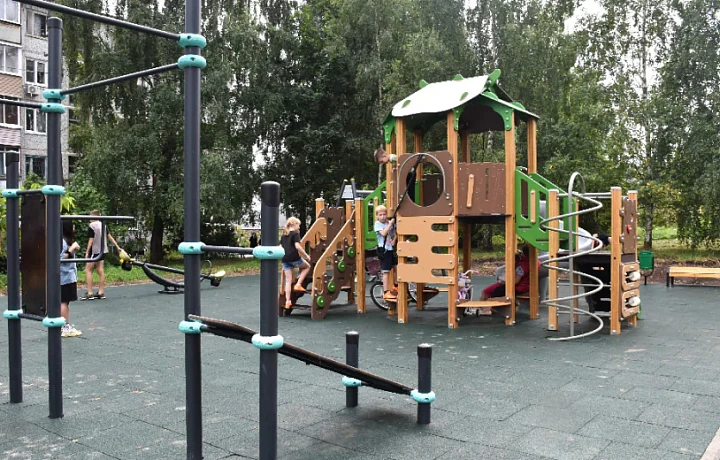 В Щекино Тульской области появилась новая детская площадка