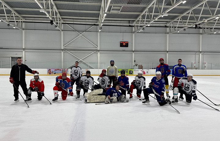 Дети участников СВО в Тульской области смогут бесплатно заниматься хоккеем