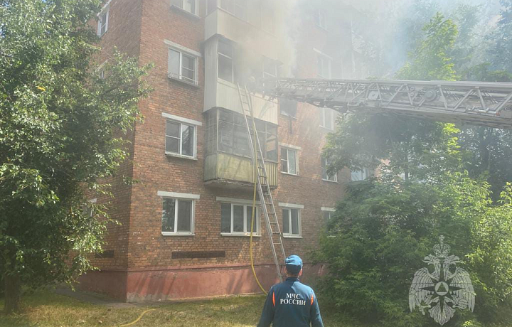 Из пожара в жилом доме на улице  на улице Малые Гончары в Туле эвакуировали десять человек