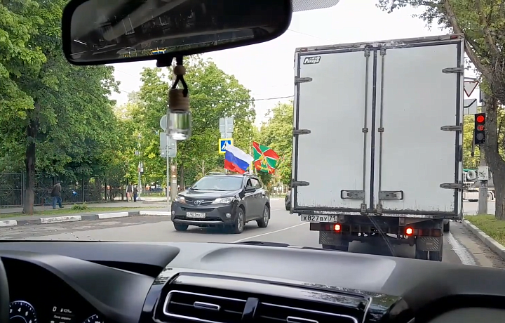 Утром 28 мая в Туле заметили колонну машин пограничников