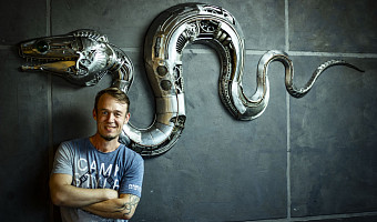 «Удивительно, что из шестеренок, которые служили в других механизмах, я могу делать то, что у меня в голове»: тульский мастер Кирилл Климов рассказал, как создает удивительные скульптуры в стиле стимпанк