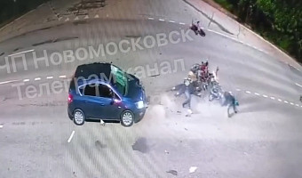 Момент ДТП с Opel и тремя питбайками в Узловском районе попал на камеру