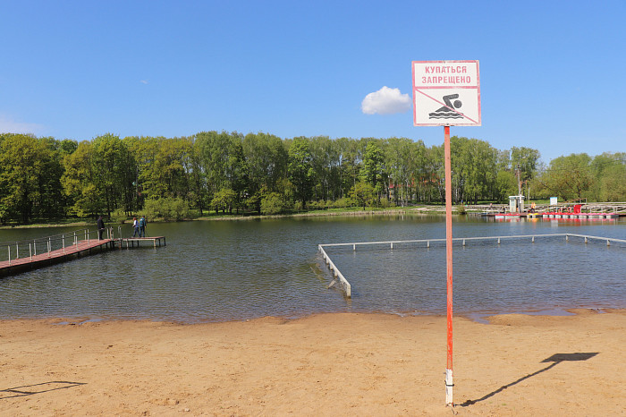 Водолазы обследовали дно центрального пруда в парке имени Белоусова в Туле