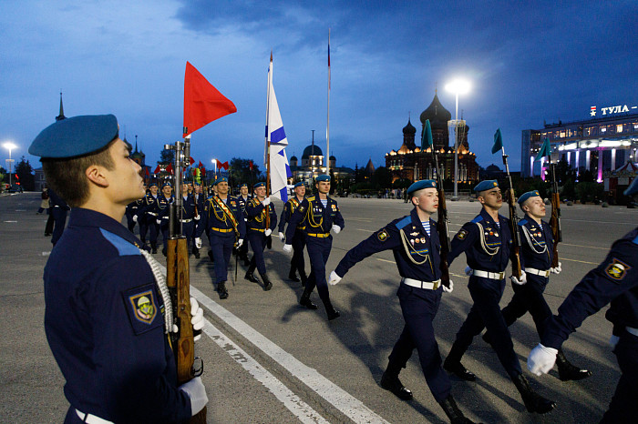 Первая репетиция Парада Победы прошла на площади Ленина в Туле