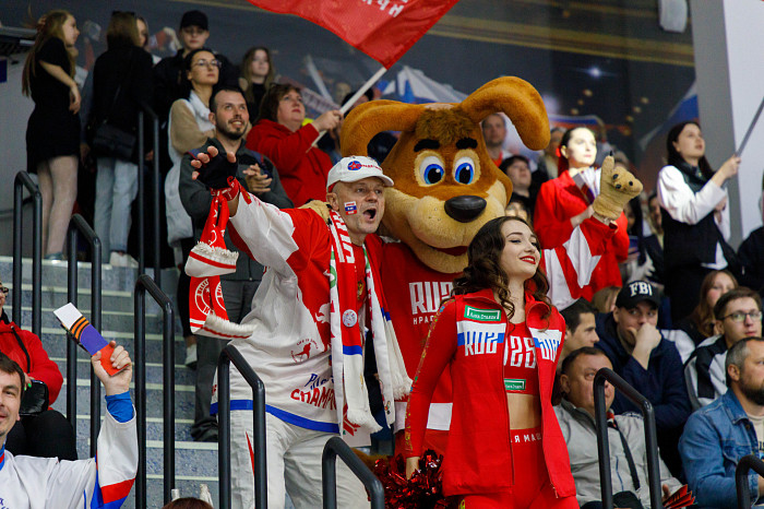 Фоторепортаж: как прошел матч между национальными сборными России и Беларуси