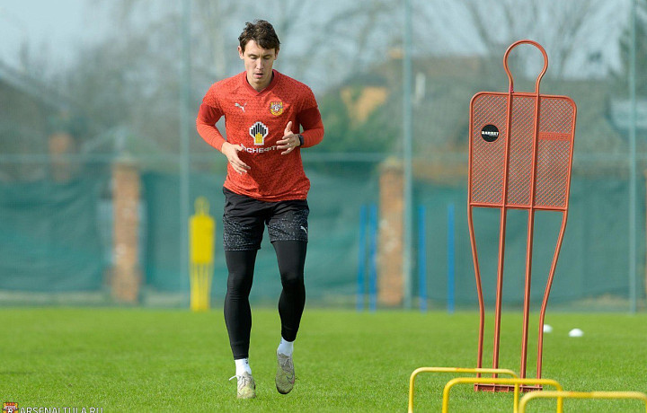 Дмитрий Сергеев перешёл из «Арсенала» в московский «Велес» на правах аренды