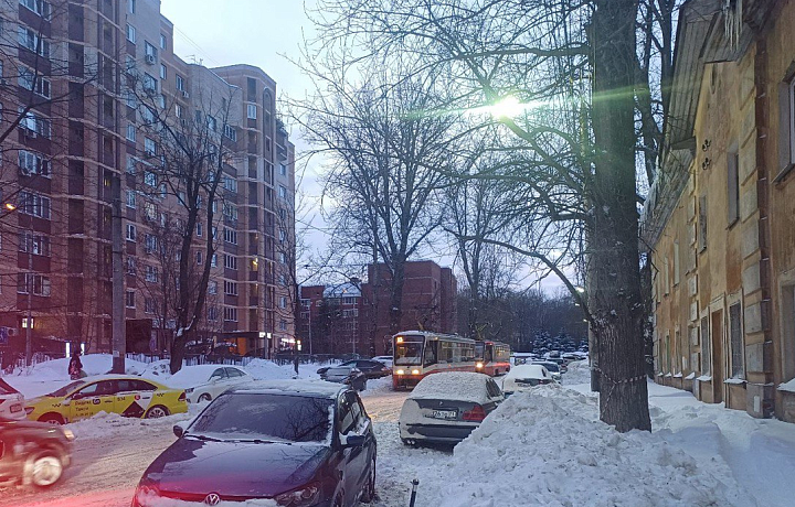 В Туле на улицах Михеева и Николая Руднева встали трамваи